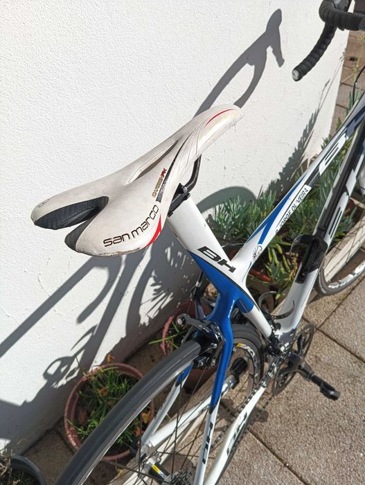 Bicicleta em carbono BH