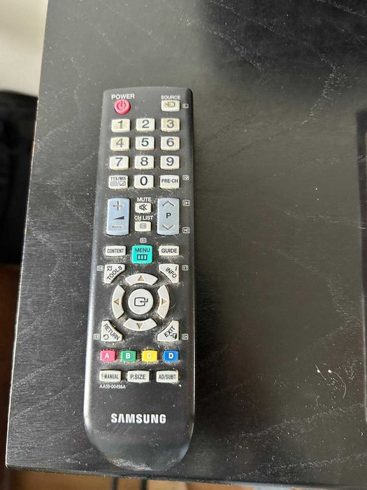 Televisão TV Samsung | 26 polegadas/65cm diâmetro | Comando original