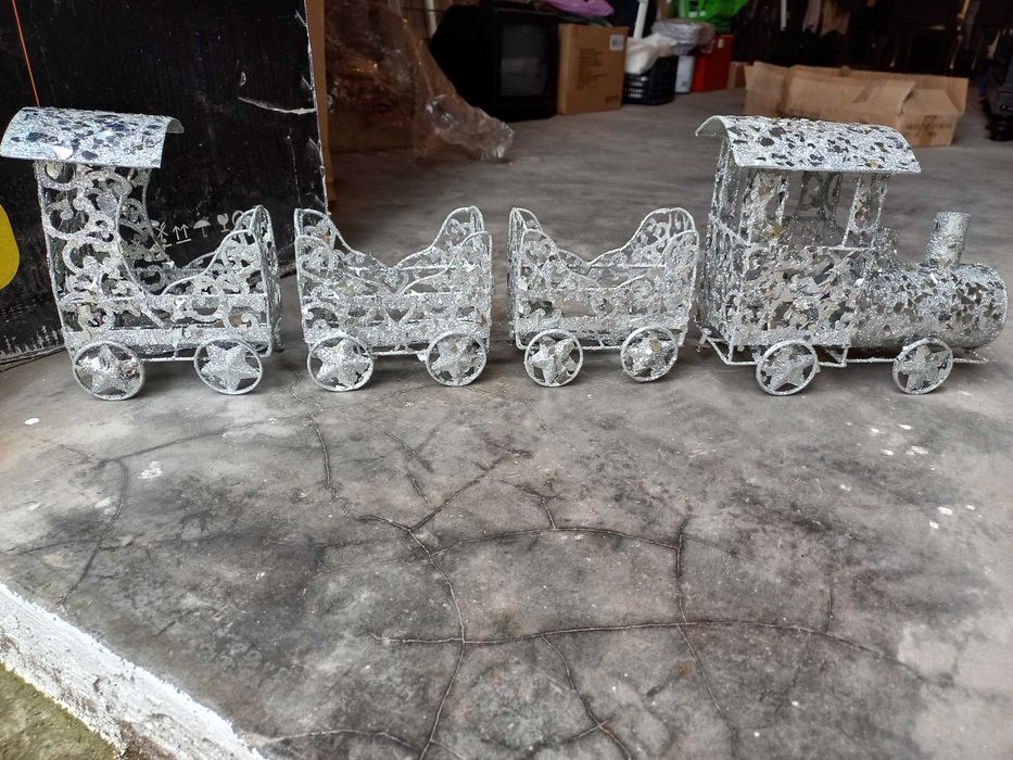 Comboio Decorativo Prateado com 3 carruagens