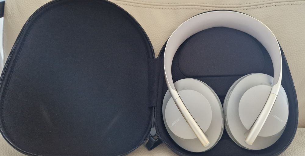 BOSE 700 Active Noise Cancelling Cinzentos