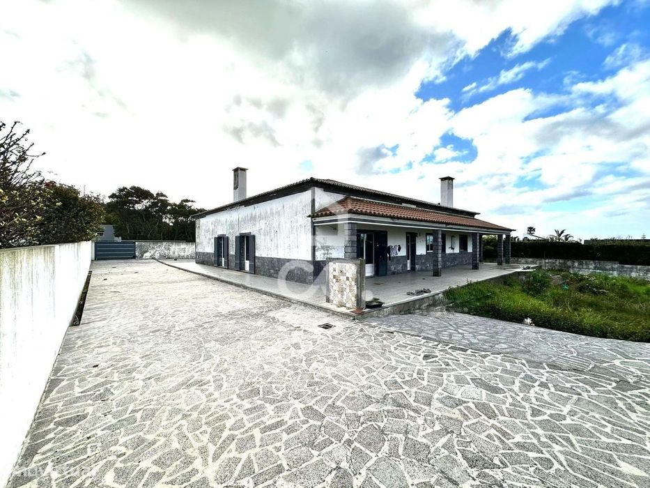 Moradia com 2 Quartos - Rabo de Peixe - Ribeira Grande