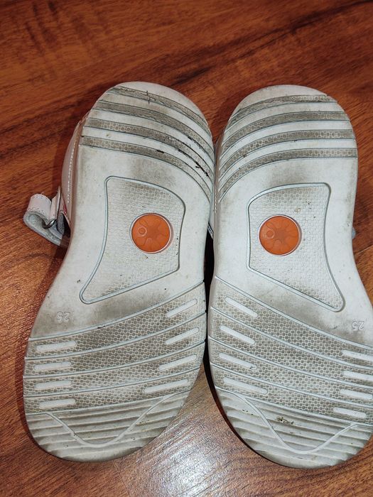 Sandały skórzane Biomecanics 212165-A - eleganckie białe Dziewczynki