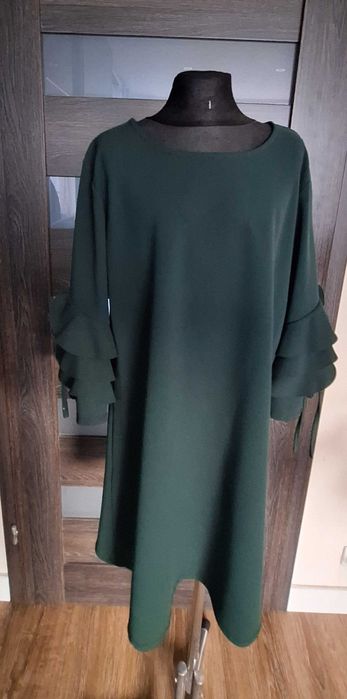 Włoska sukienka w kolorze butelkowej zieleni