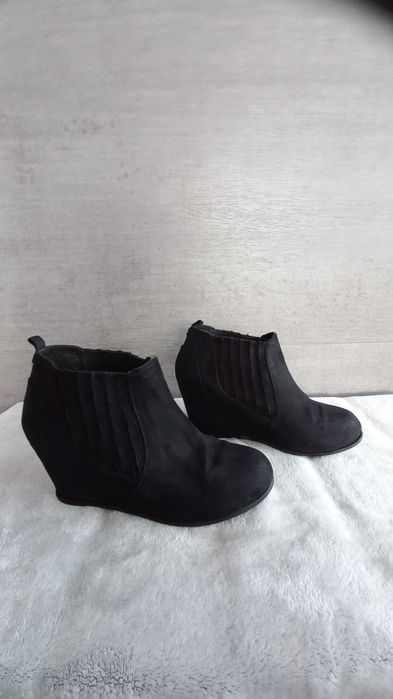 Botki, buty RIVIER ISLAND, rozmiar 37, stan bdb do poprawki.