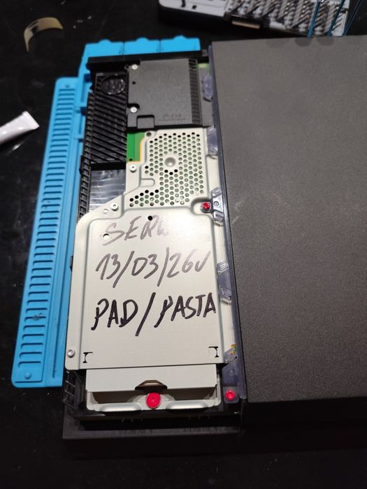 Konsola PS4 FAT 1TB Dwa Pady Dwie Gry