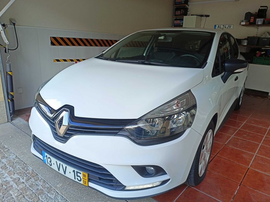 Renault Clio comercial branco – cerca de 114 mil km