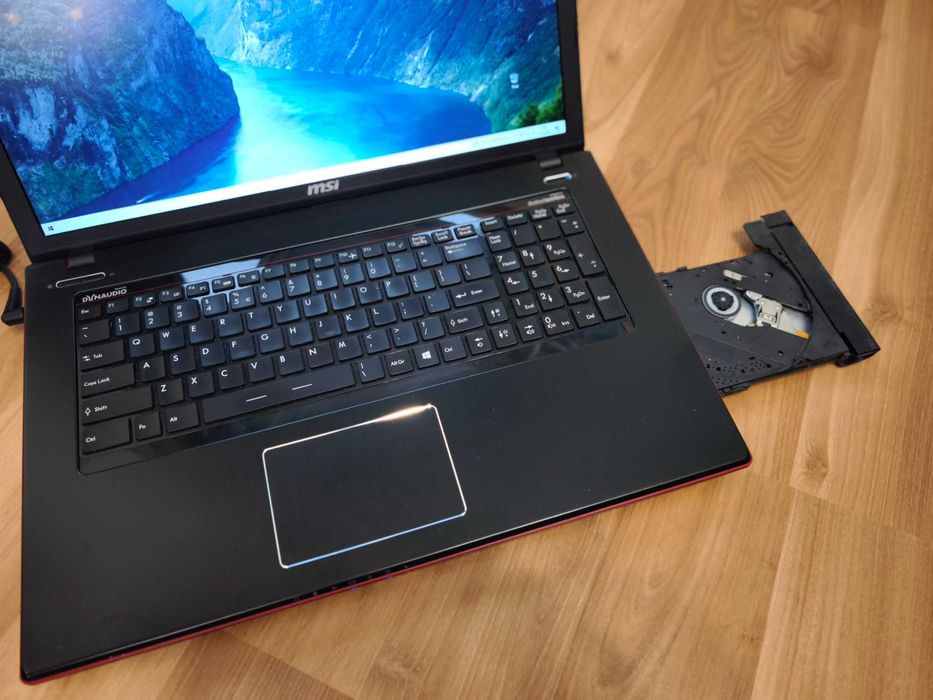 Laptop MSI GE70 2QD Apache i7 4720HQ 16GB GTX950M 1TB HDD 250GB SSD