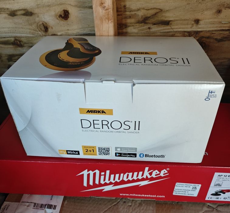 Mirka DEROS 2 , Milwaukee AP12 E