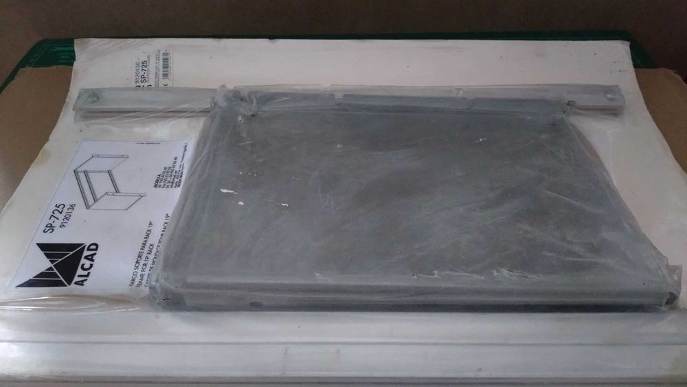 Ramka SP-725 na 9 paneli ALCAD