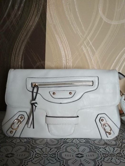 Сумка женская белого цвета