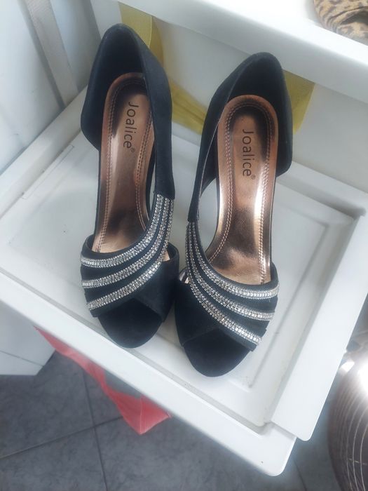Sapatos salto alto