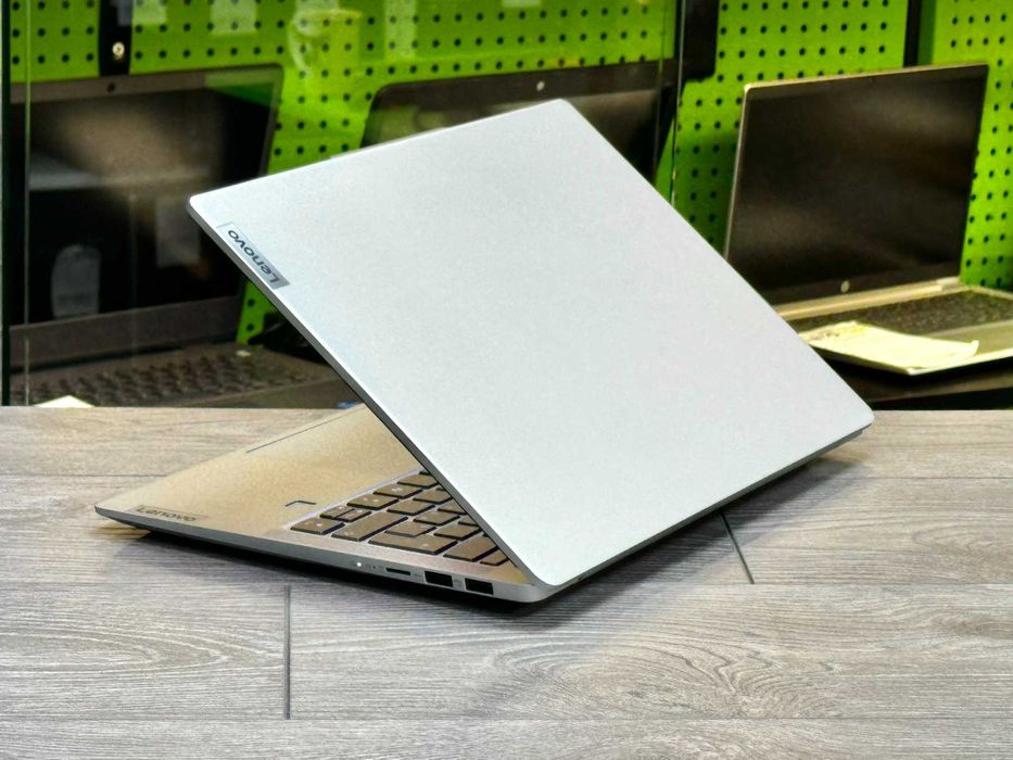 Ексклюзив! OLED / Lenovo Slim 5 14Q8X9 / Snapdragon / Стан нового!