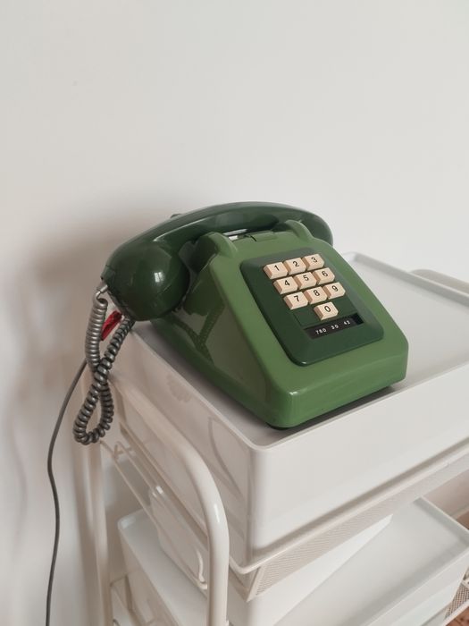 Telefone Tele 782 Verde, 10 teclas, com cabo, a funcionar