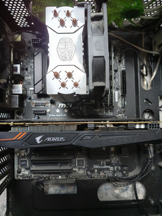 Gtx 1070 aorus + 16 GB ram DDR4 (4x4gb) + mb z170A + I5 6600 + caixa