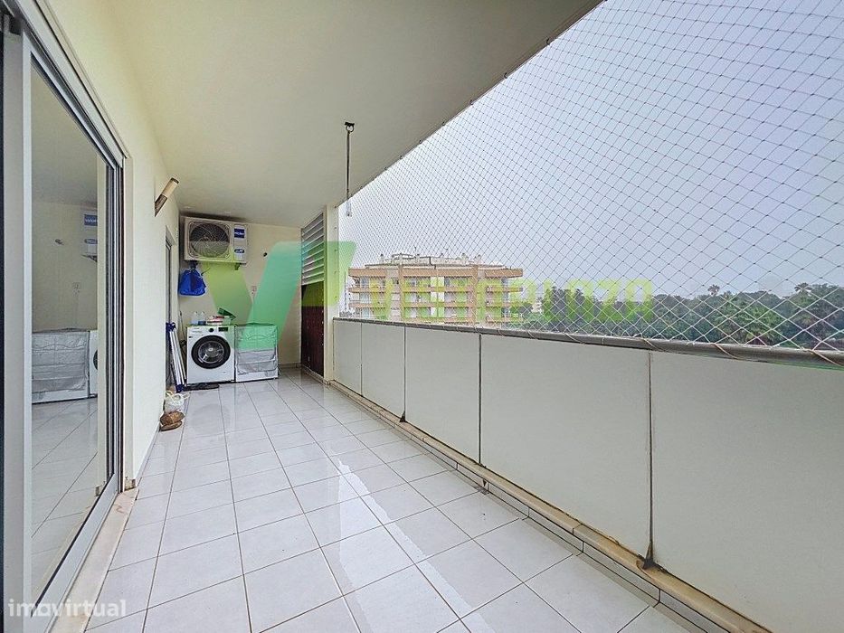 Apartamento T3 perto da praia com garagem em Portimão