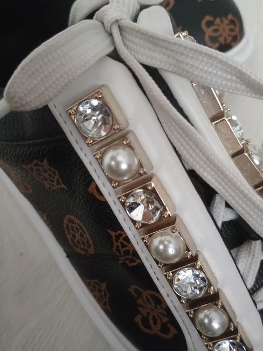 Sneakersy Guess Brązowe