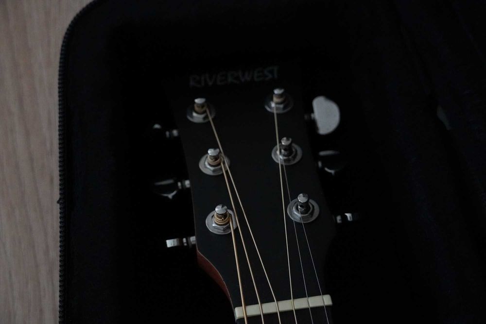 Gitara akustyczna + futerał