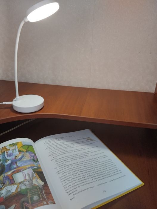 Світлодіодна лампа світильник ледлампа