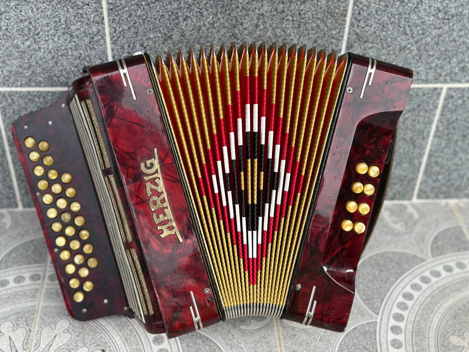 Concertina Hohner Norma III 3 Voz. Sol# Do# Fa#