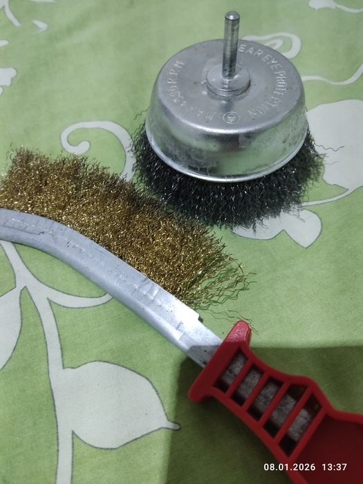 Набор щёток  железных