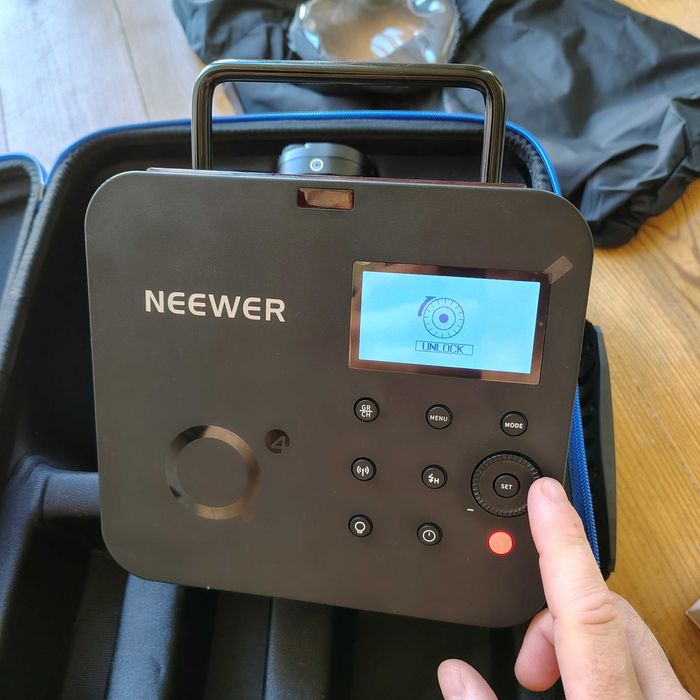Фотоспалах NEEWER Q4 | Синхронізатор NEEWER QPRO-C | CQP1 Rain Cover