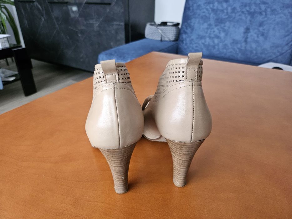 Buty Embis wiązane