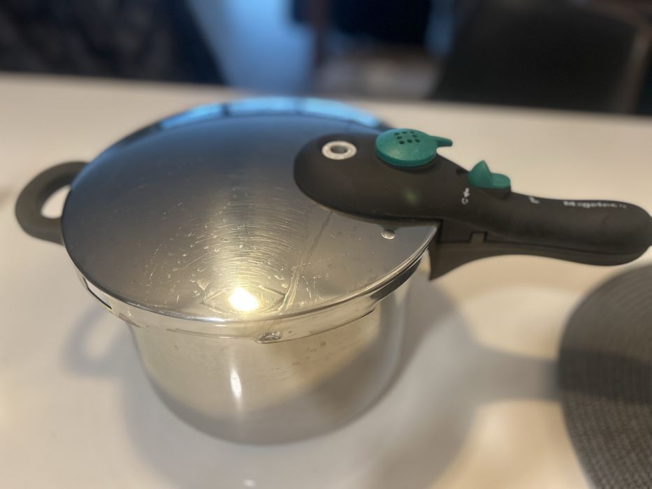 Panela pressão Magefesa 6lts