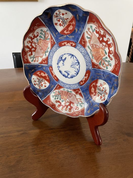 3 Plate Stands64751685837186125
