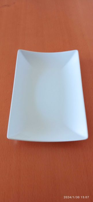 5 Pratos retangulares cerâmica branca.