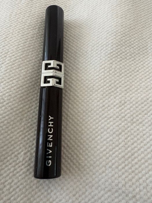 Givenchy matowa szminka