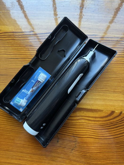 Lattafa, Косметика kiko, pixi, victoria’s secret, зубна щітка ORAL B