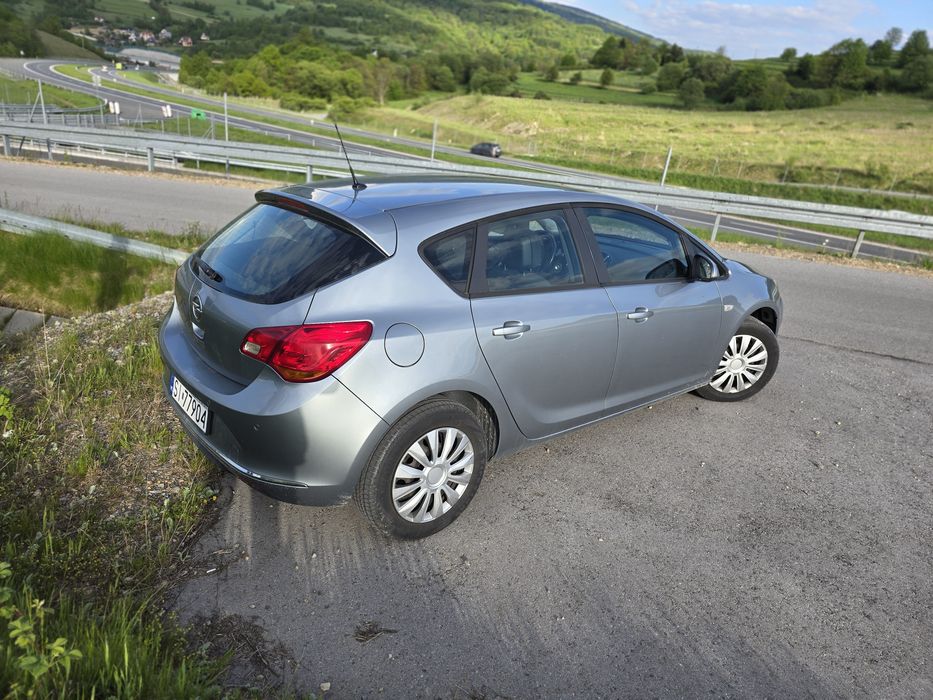 Opel astra 1,4   2013