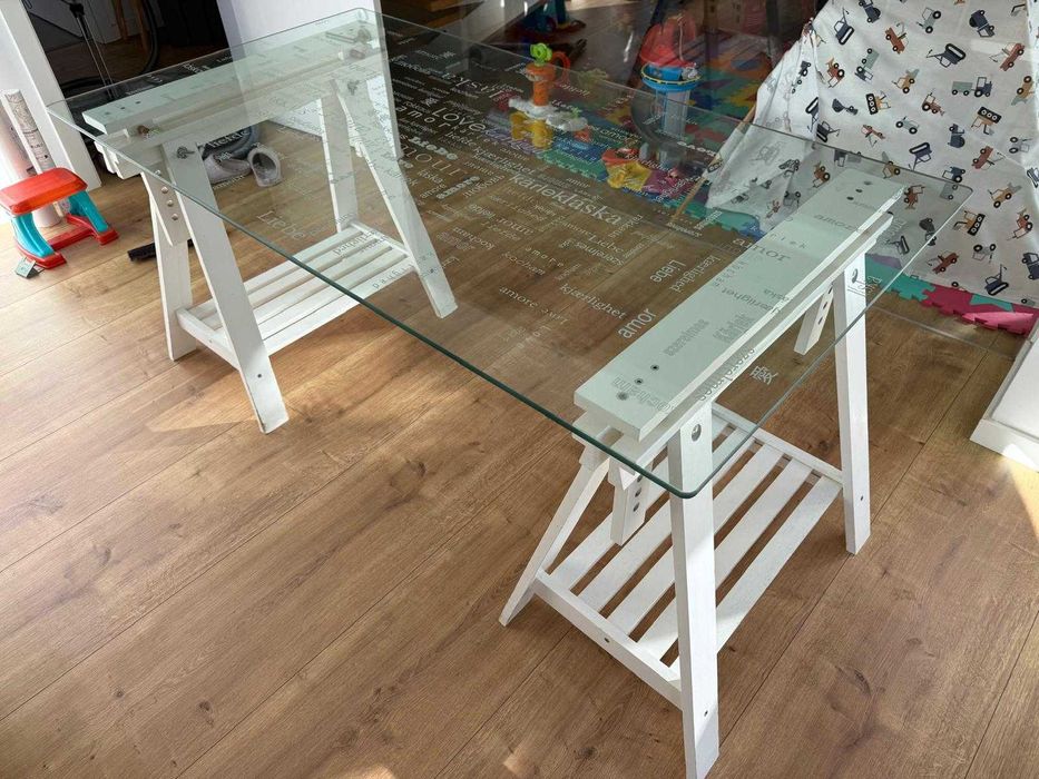 Mesa de escritório + cadeira