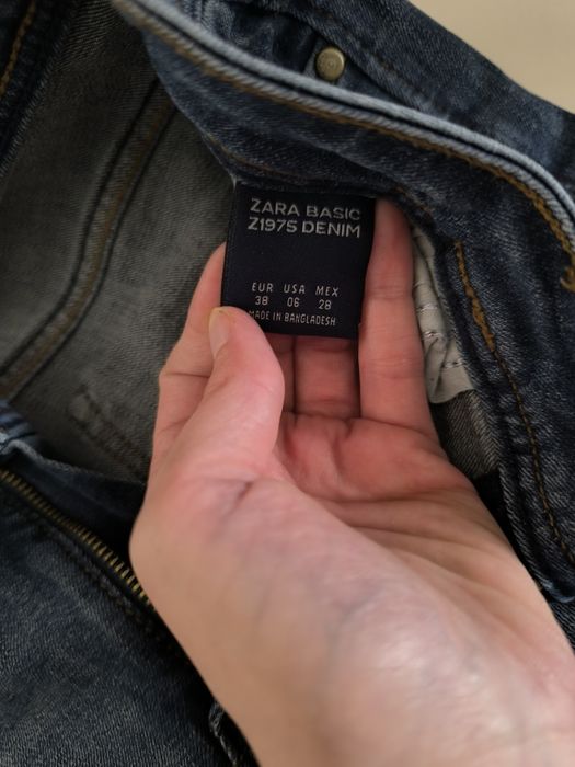 Spodnie z dziurami, jeansy damskie Zara 38