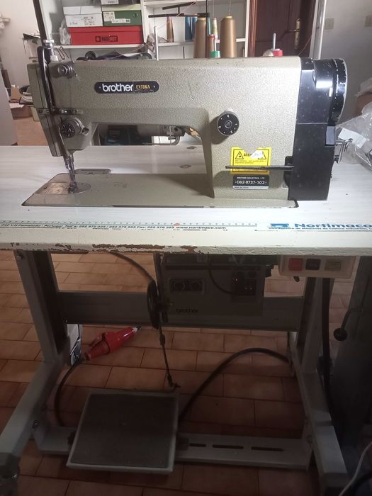 Máquina de costura Brother Exedra