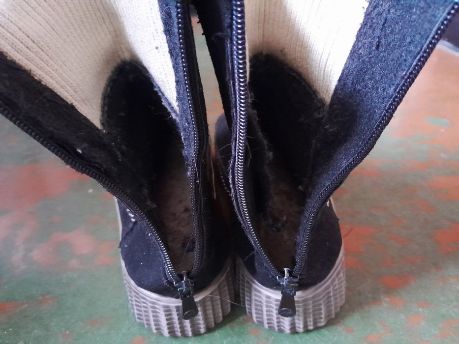 Продам сапожки -ботинки женские,натуральная замша.