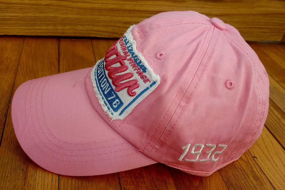 44  Czapka Damska Arizona Umited Edition Nowa z daszkiem