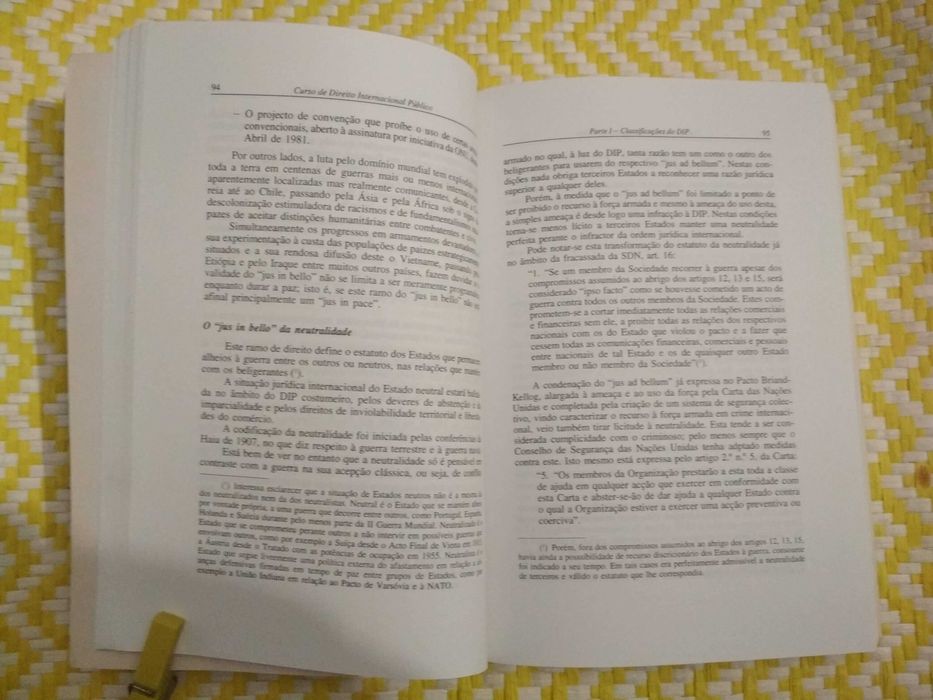 Curso de direito internacional público
de António Cabral Moncada