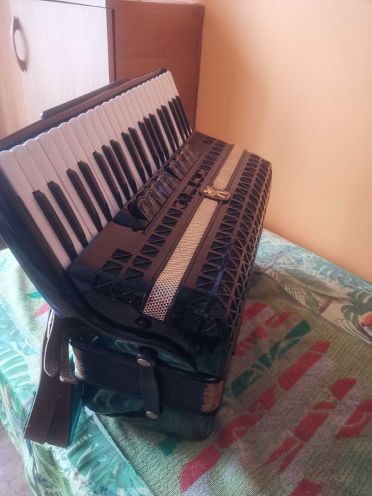 Akordeon HOHNER Atlantic 120 basów