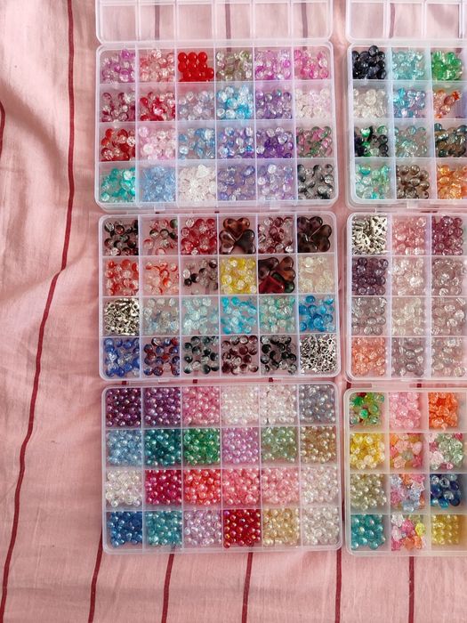 набір намистин бусин для створення прикрас браслетів брелоків