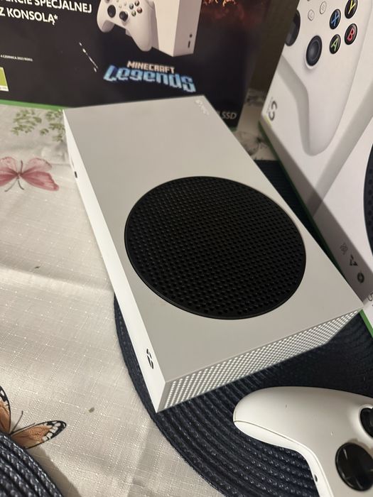Xbox Series S  z padem