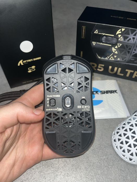 ATTACK SHARK R5 Ultra WHITE BLACK Бездротова мишка Карбонова Оригінал