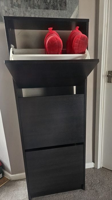 Półka na buty piętrowa