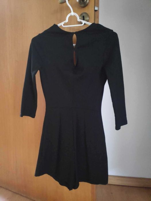 Seksowny czarny kombinezon mini XS Bershka