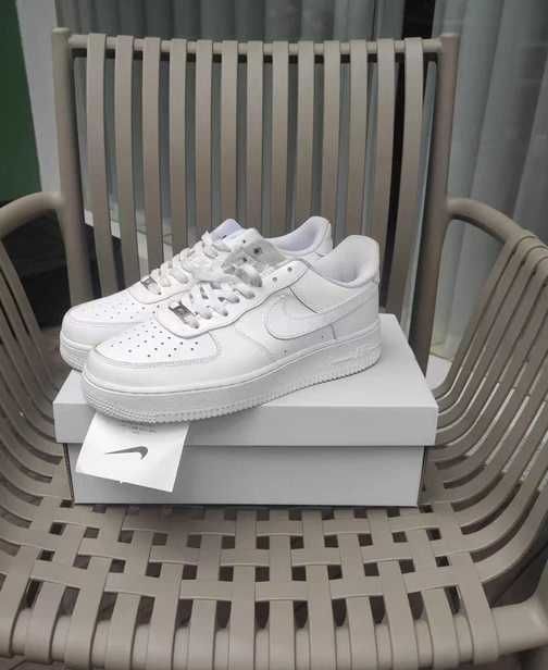 Nowe Nike Air Force 1 White Leather R.40