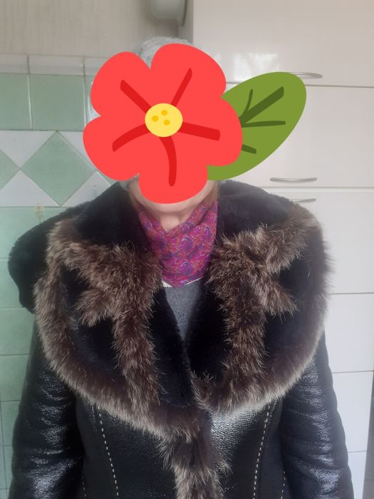 Пальто хутряне  зимове,  розмір S.