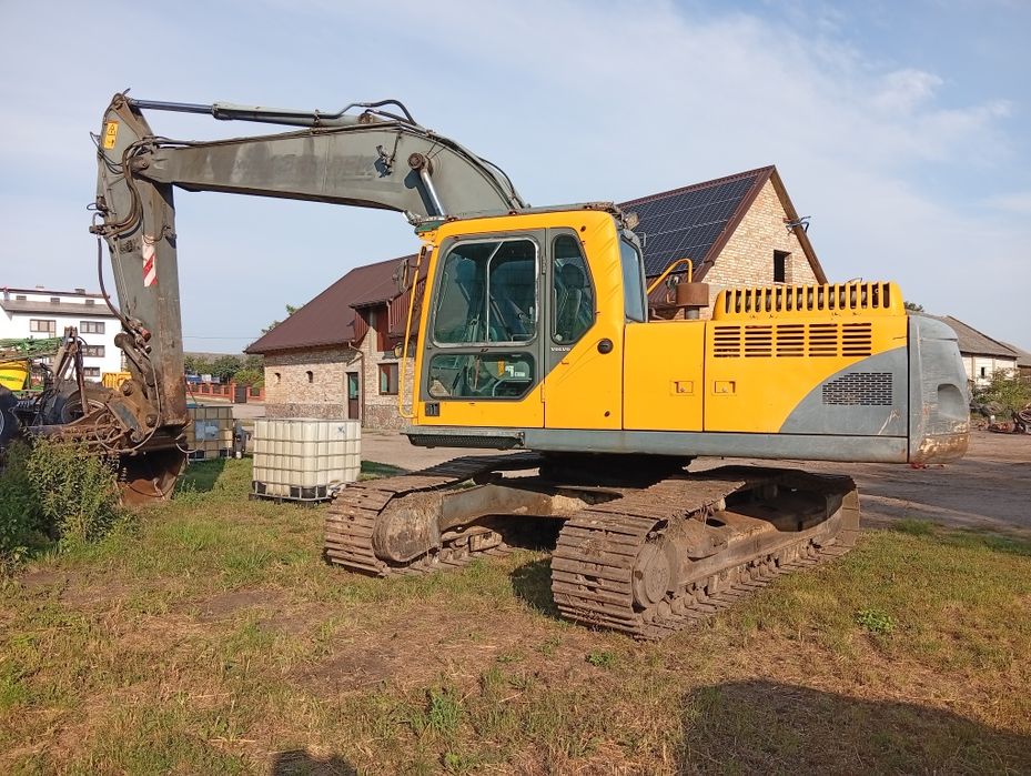 Koparka Volvo EC240 3 łyżki JCB 9 ton