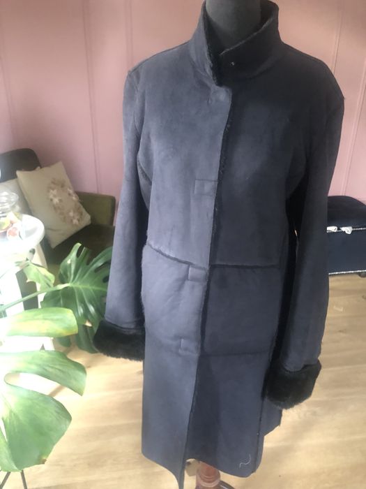 Kożuszek eco damski Wallis 42 czarny  , płaszczyk na guziki kieszenie.