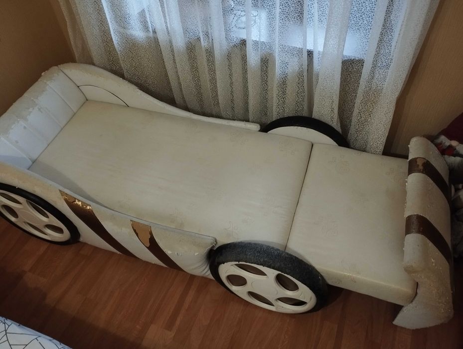 Дитяче ліжко машинка самовивіз