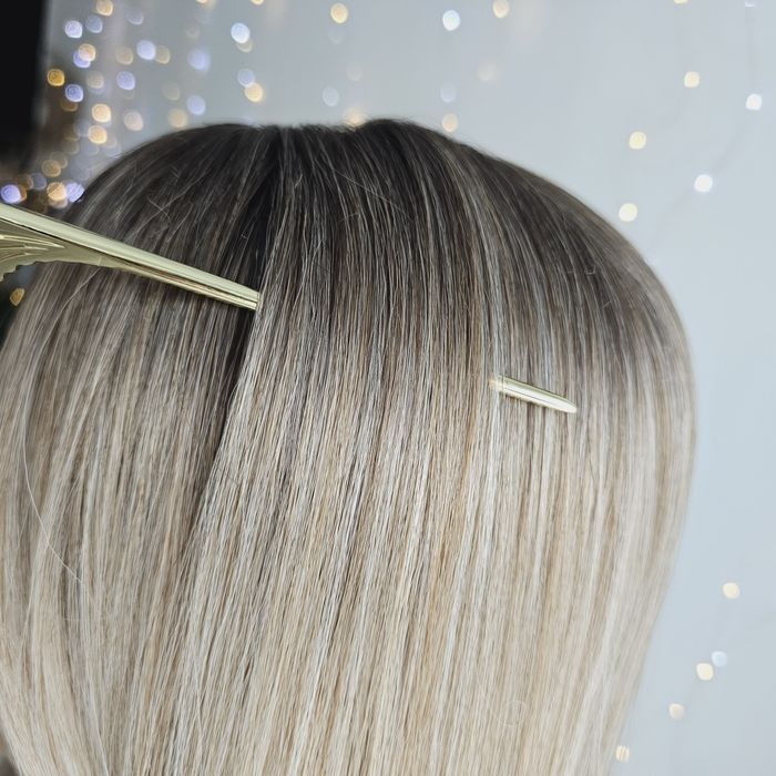 Tupet topper z grzywką beżowy blond 3D z odrostem Wiola 50 cm